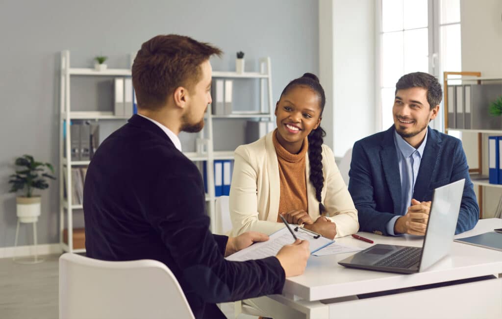 require-this-image people sitting at desk